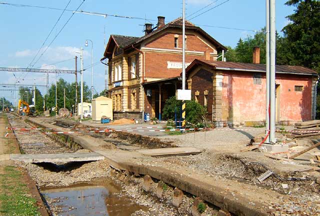 V květnu 2007 bylo snesením koleje č.1 a 3 zahájena přestavba kolejiště stanice.