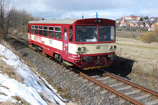 Motorový vůz 810.306 u Bezdružic.