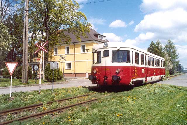    Motorový vůz M 240.100 v Konstantinových Lázních.   